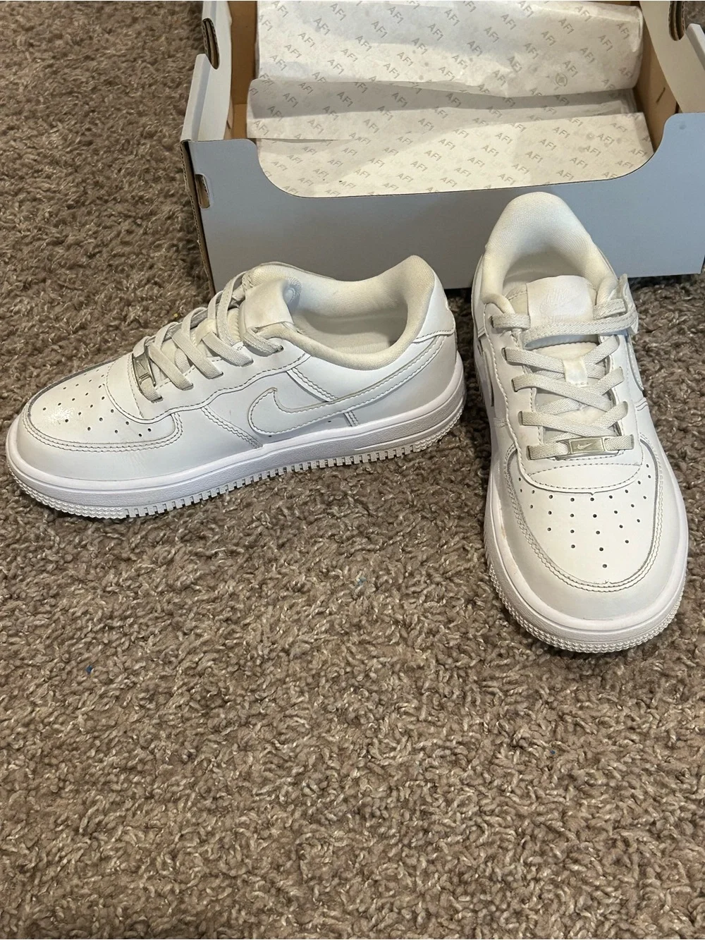 Nike Youth Air Force 1LE AF Triple White Kids Sneakers , size 1.5